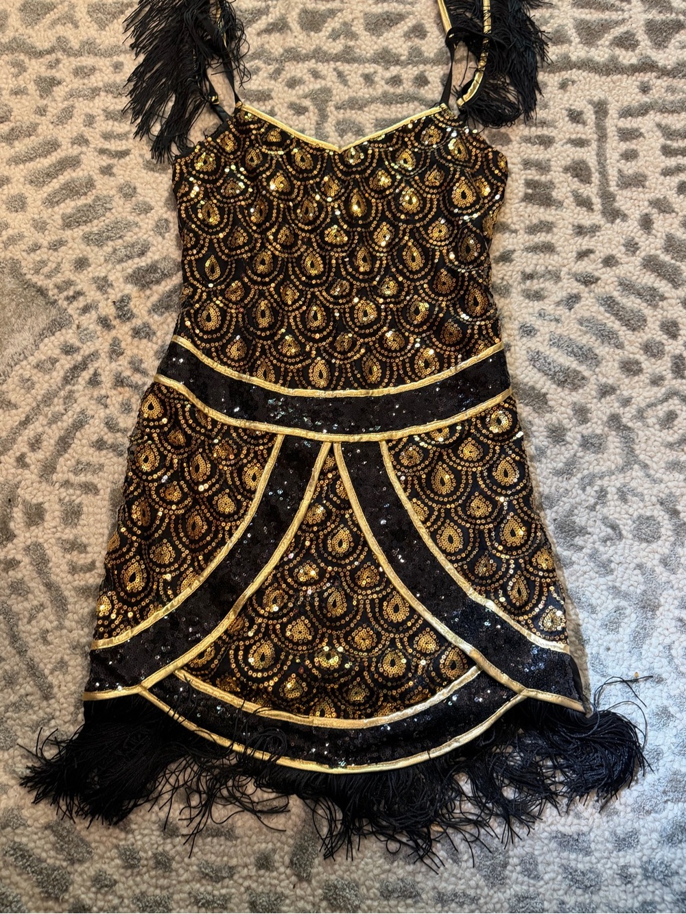 Women’s flapper costume dress Black & Gold Sequin Party Dress with tassel Trim